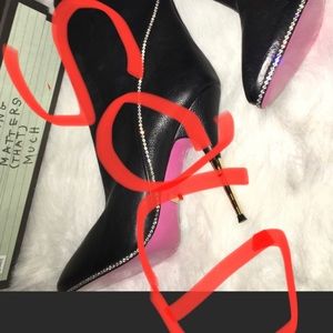 🚨RARE Gucci Crystal Embroidered Boots🚨
